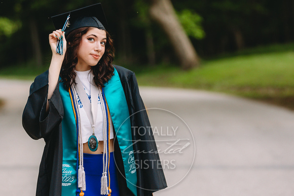 23 CAP AND GOWN FB229A1433